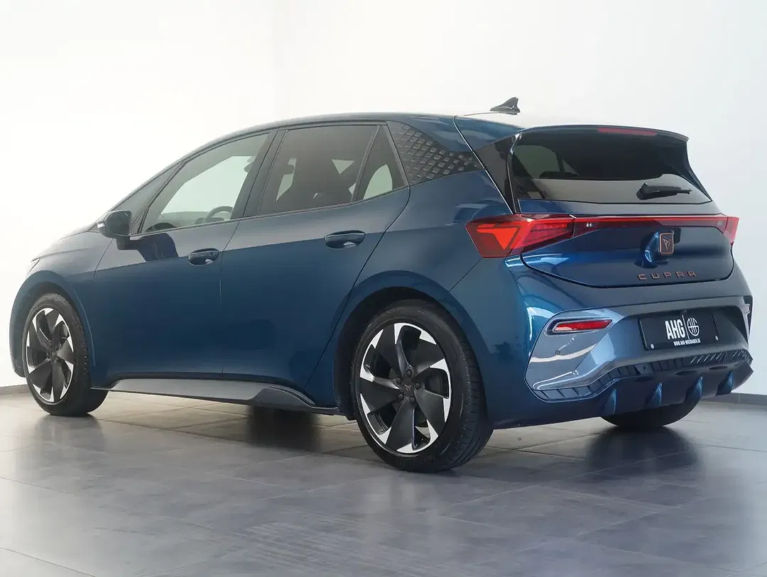 CUPRA Born - Thumbnail 3