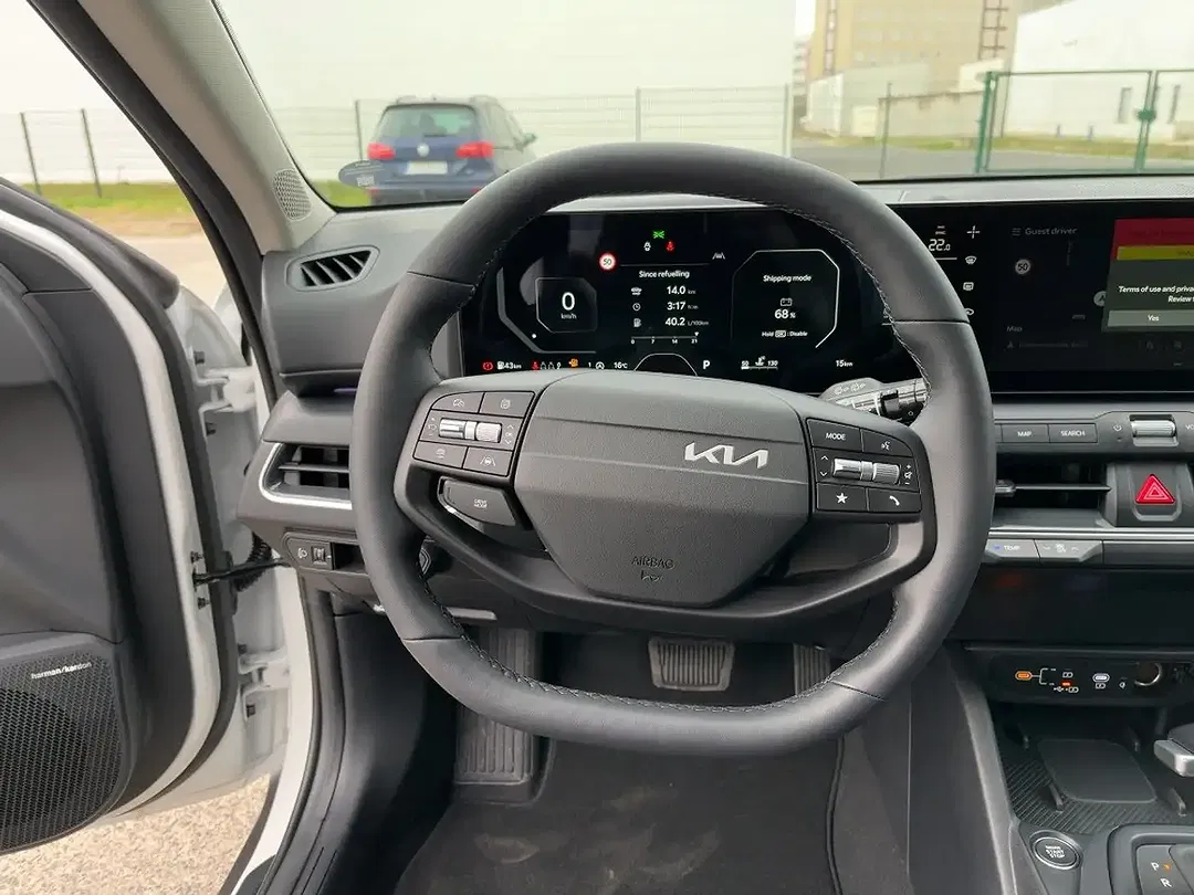 Kia K4 - Thumbnail 10