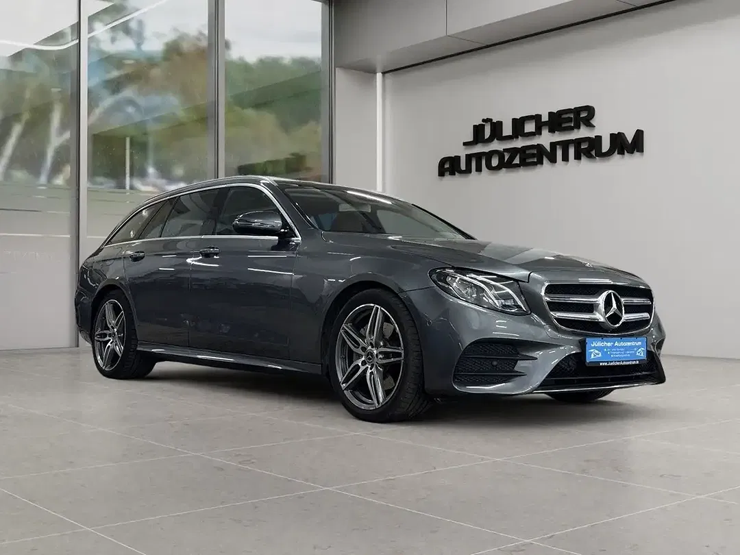 Mercedes-Benz E 200 AUT AMG