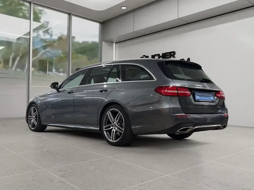 Mercedes-Benz E 200 - Thumbnail 6