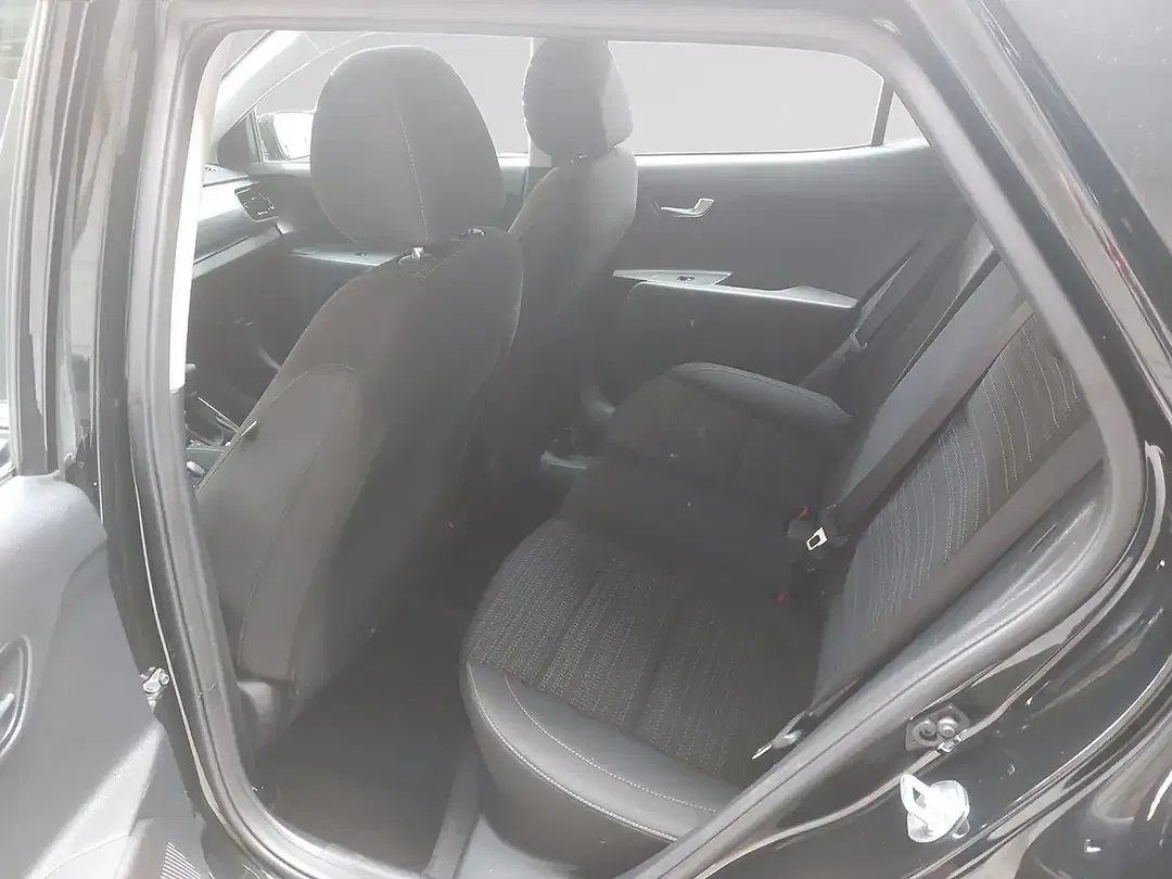 Kia Stonic - Thumbnail 6