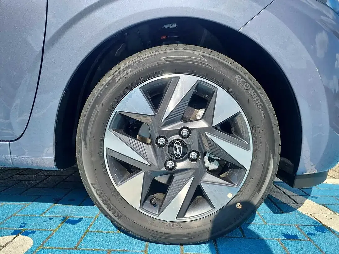 Hyundai i10 - Thumbnail 6