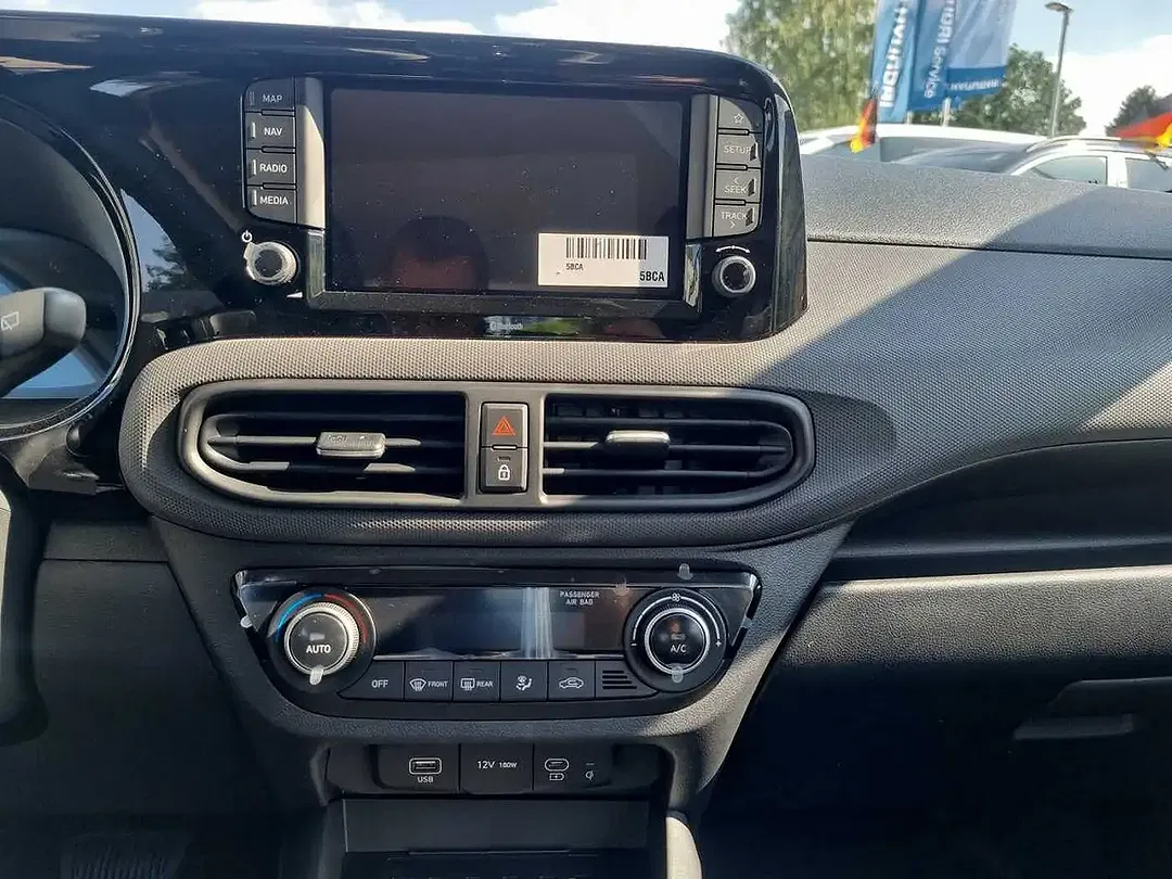 Hyundai i10 - Thumbnail 9