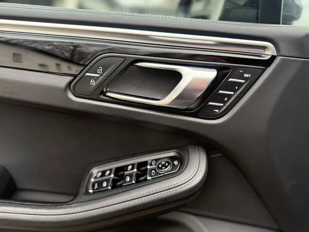 Porsche Macan - Thumbnail 14