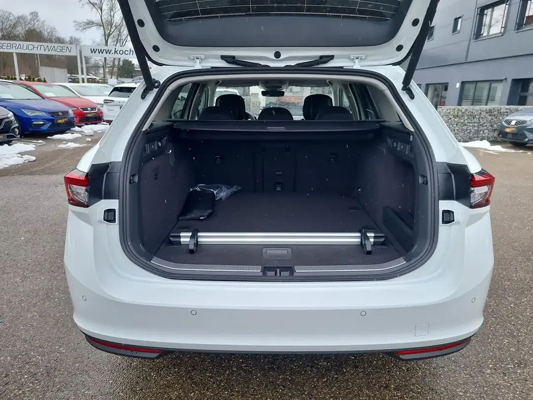 Skoda Superb - Thumbnail 12