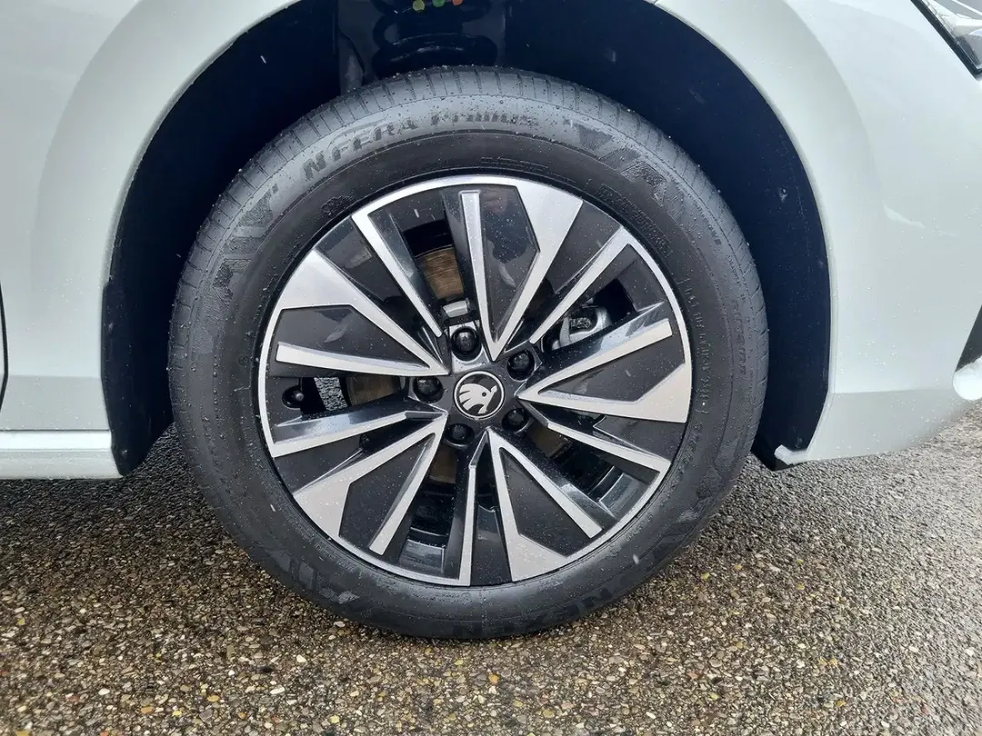 Skoda Superb - Thumbnail 15