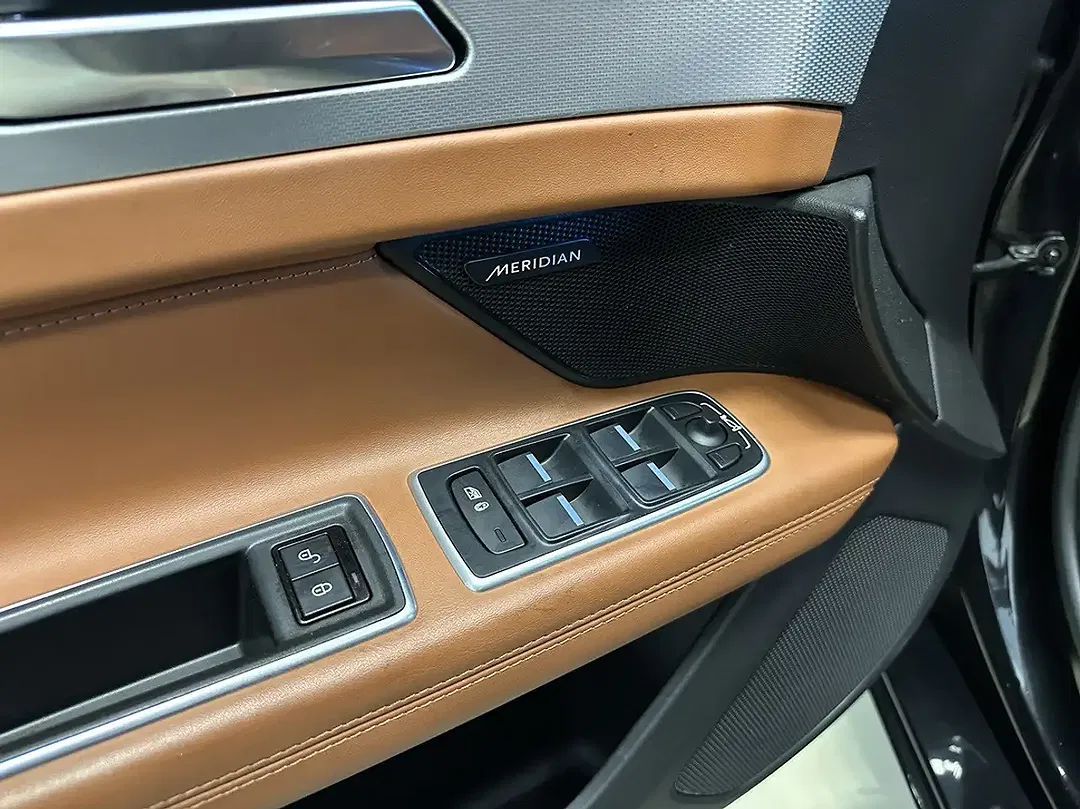 Jaguar XF - Thumbnail 14