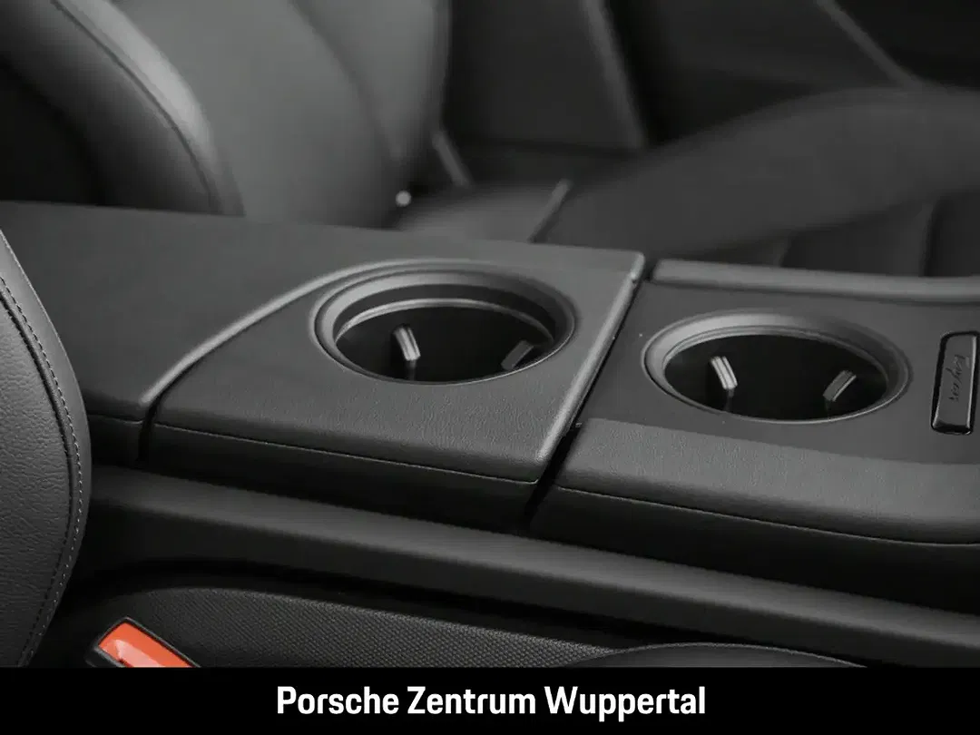 Porsche Taycan - Thumbnail 15