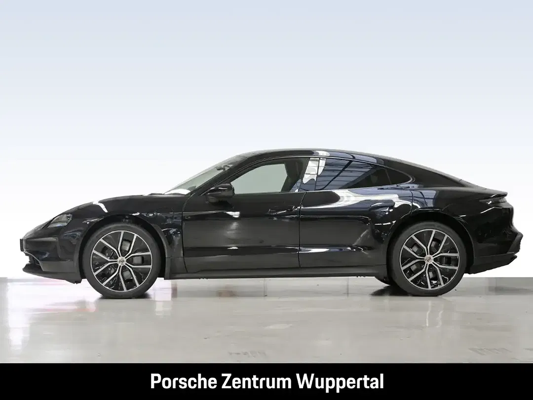 Porsche Taycan - Thumbnail 2
