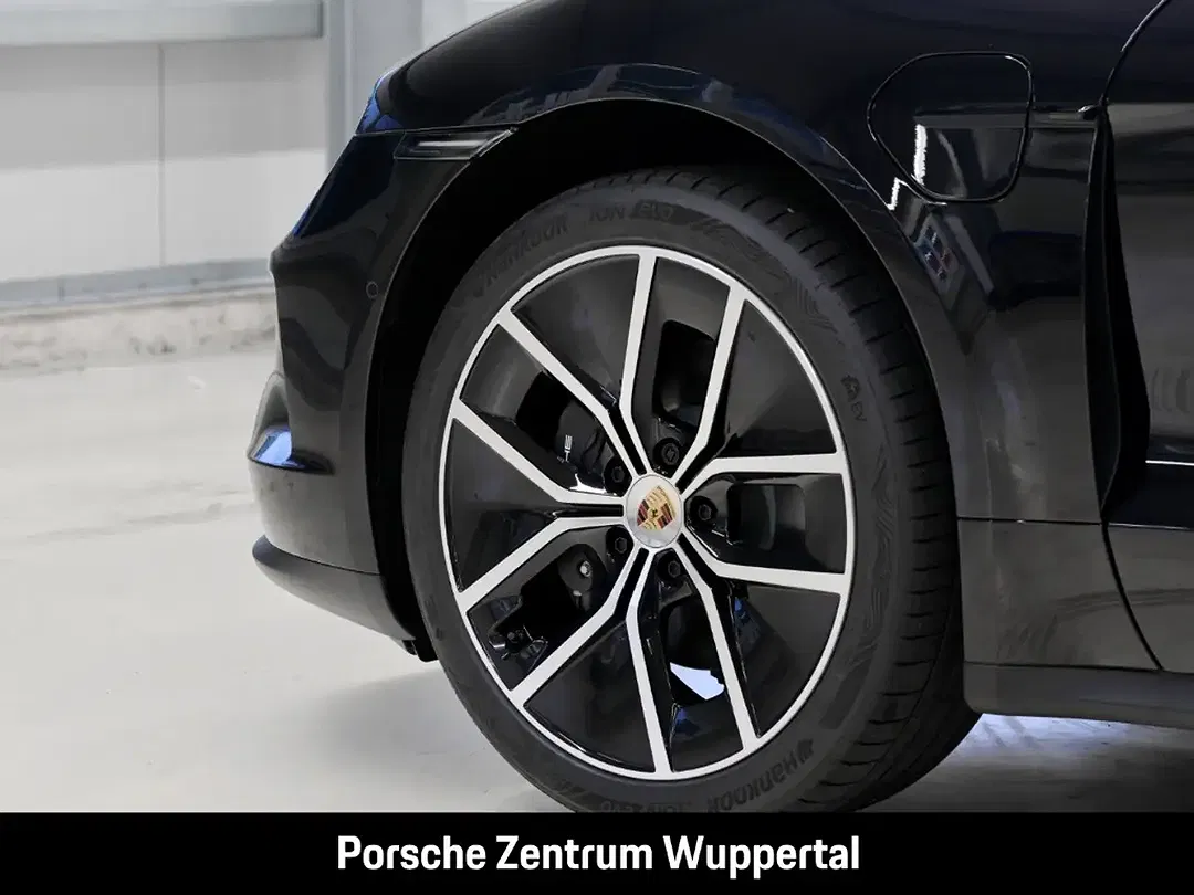 Porsche Taycan - Thumbnail 8