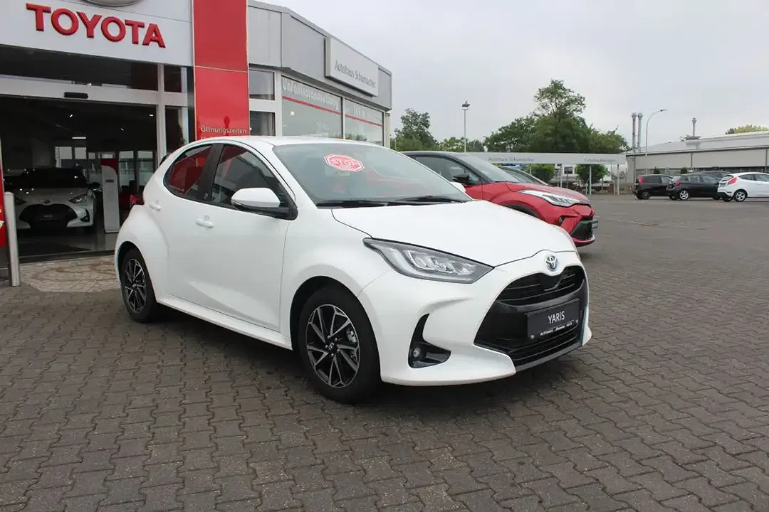 Toyota Yaris - Thumbnail 2