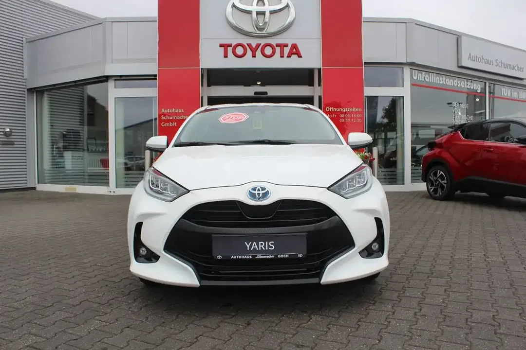 Toyota Yaris - Thumbnail 3