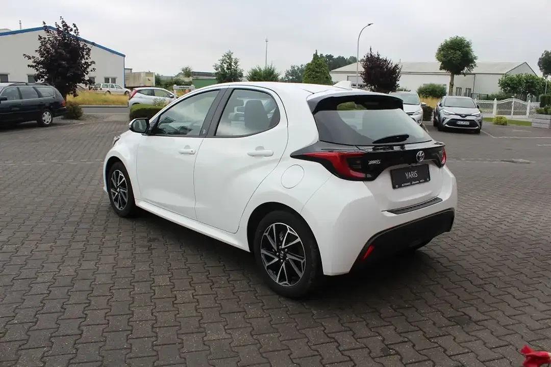 Toyota Yaris - Thumbnail 4