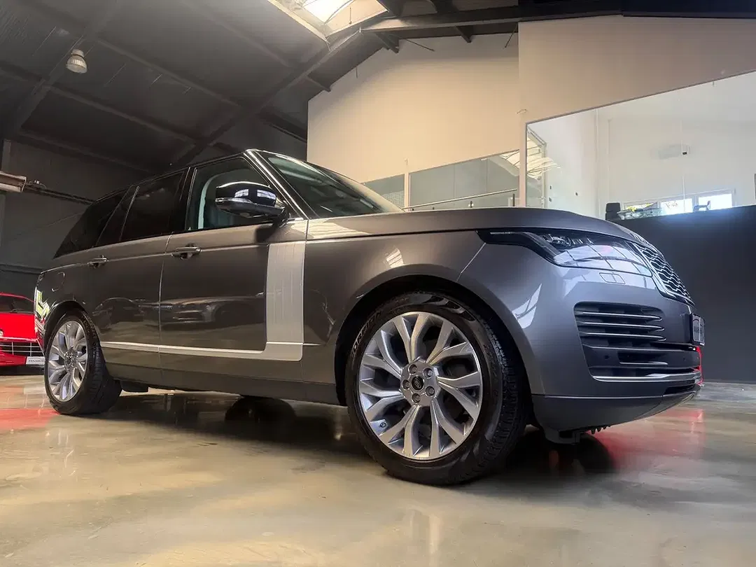 Land Rover Range Rover - Thumbnail 11