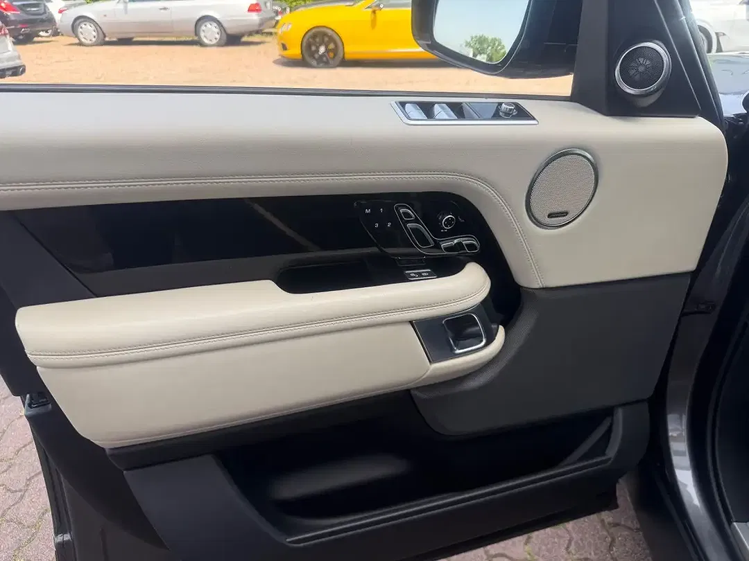 Land Rover Range Rover - Thumbnail 15