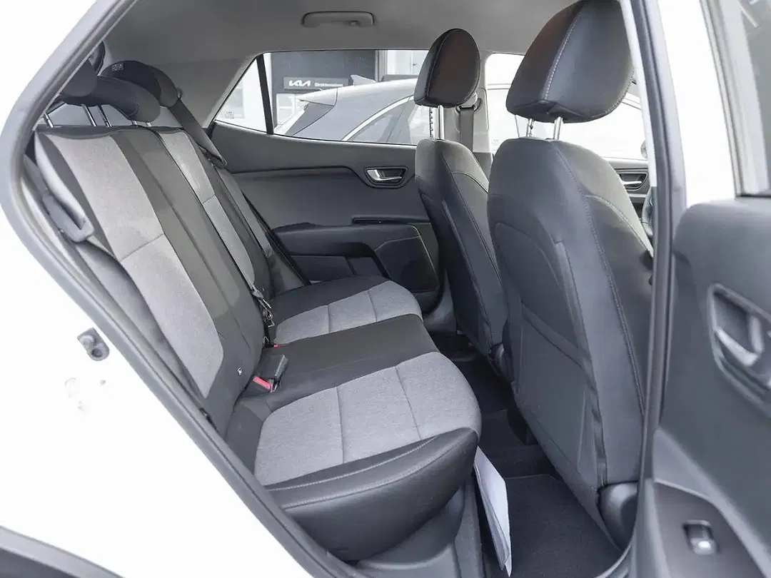 Kia Stonic - Thumbnail 11