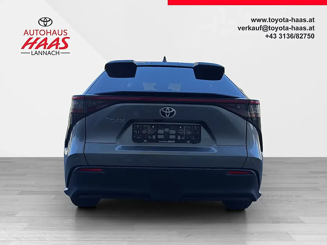 Toyota bZ4X - Thumbnail 4