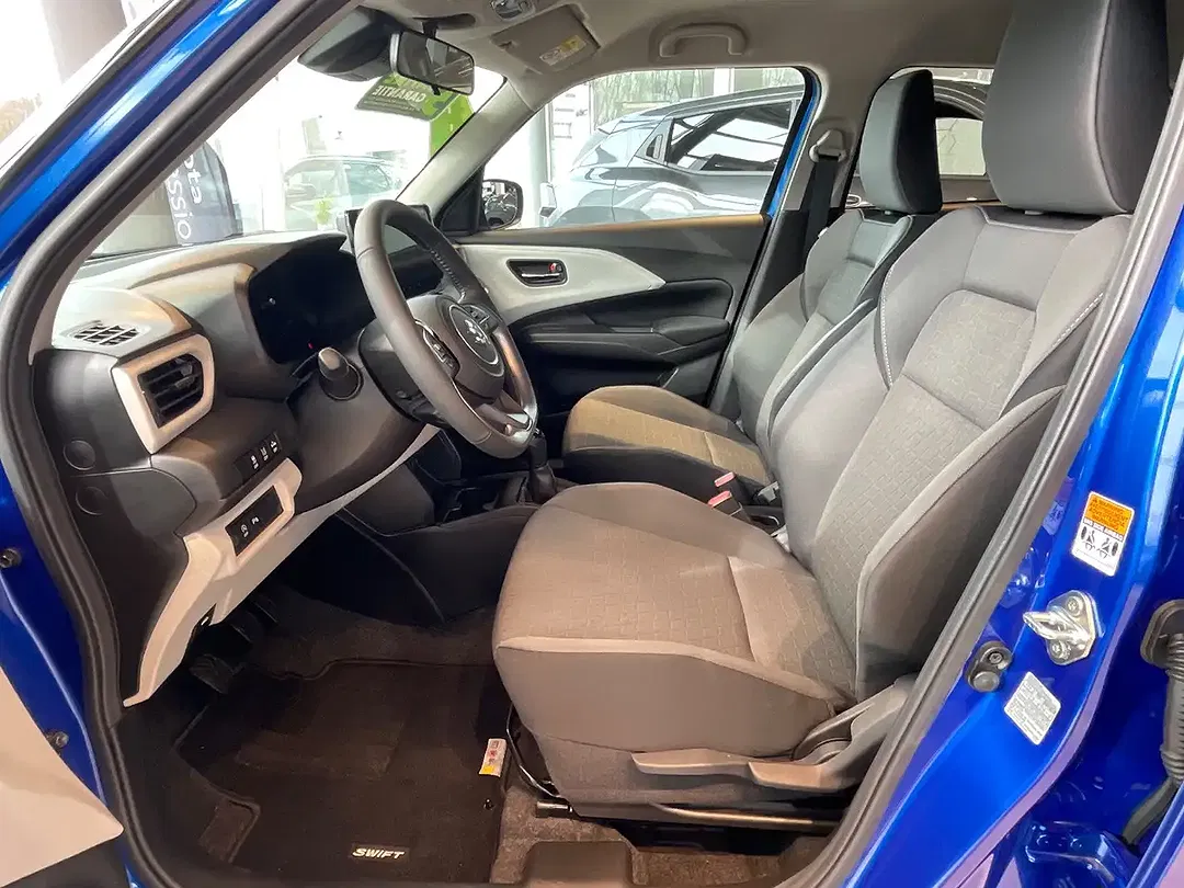 Suzuki Swift - Thumbnail 11