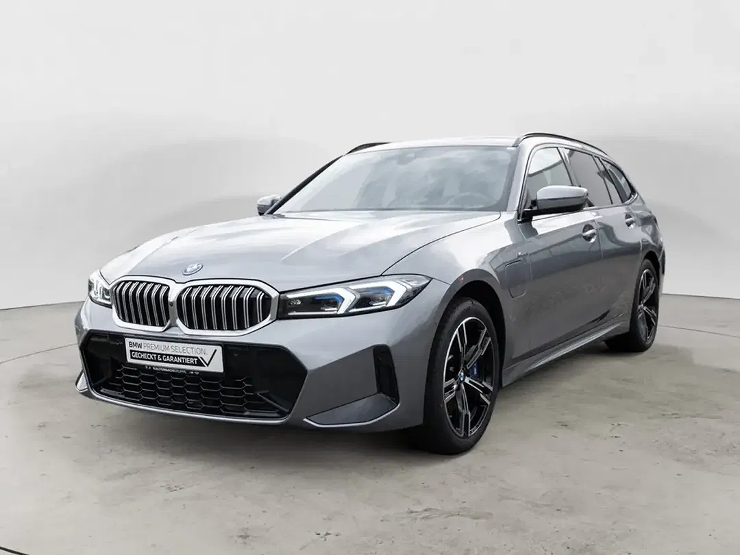 BMW 330 - Thumbnail 2