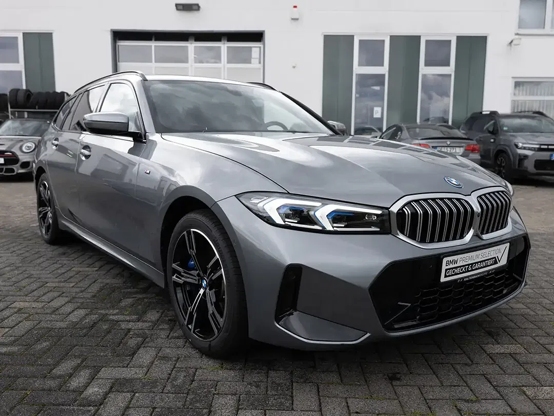 BMW 330 - Thumbnail 4