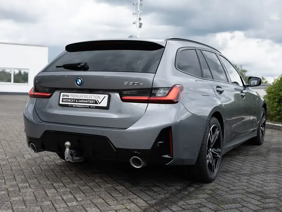 BMW 330 - Thumbnail 5
