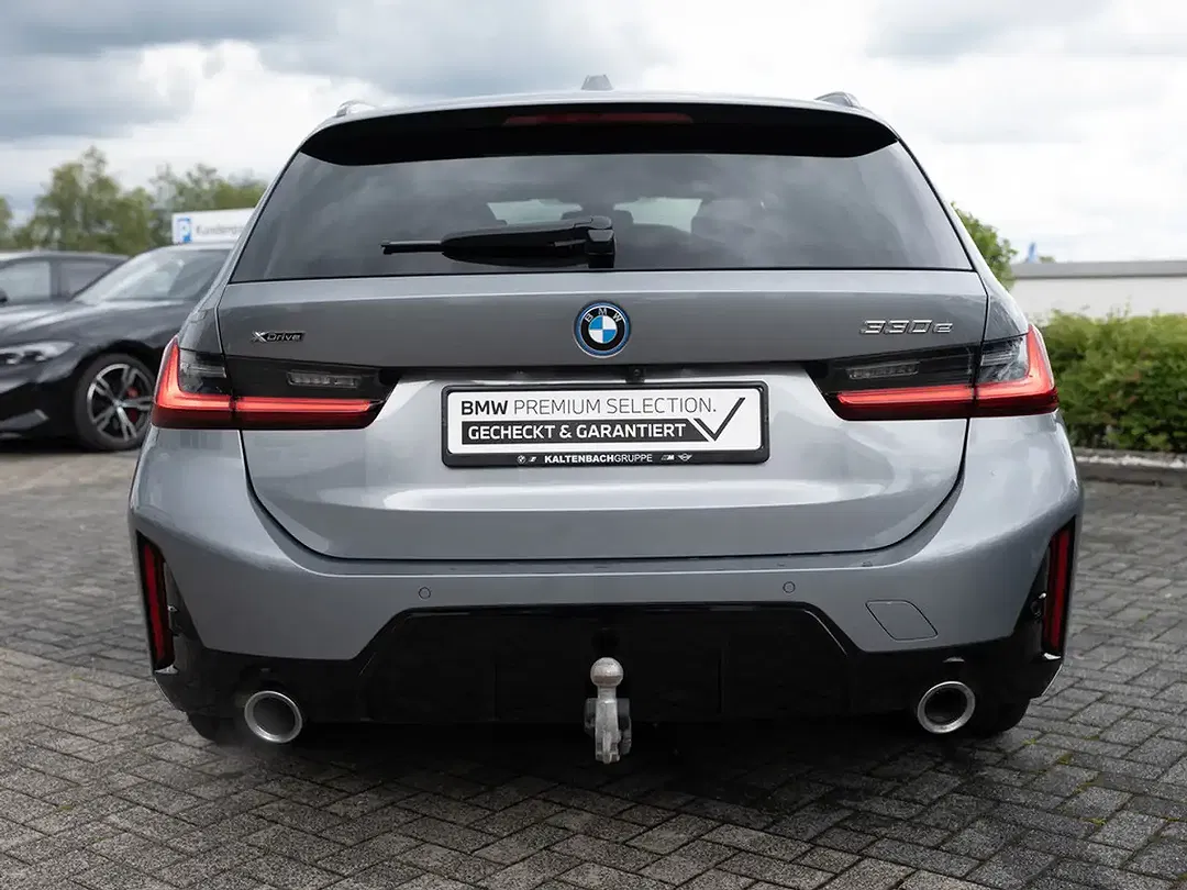BMW 330 - Thumbnail 6