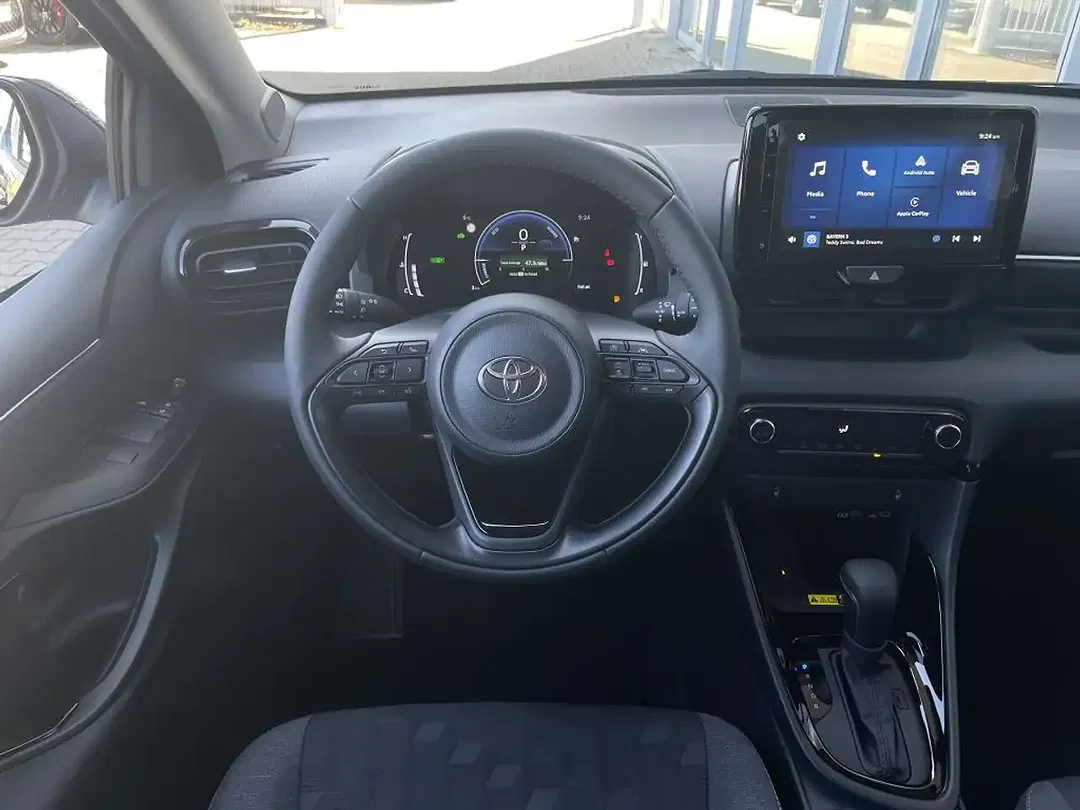 Toyota Yaris - Thumbnail 9