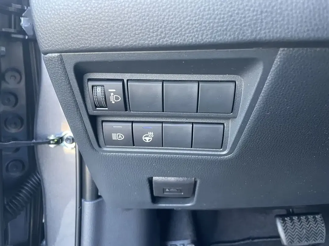 Toyota Yaris - Thumbnail 14