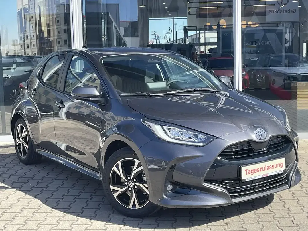 Toyota Yaris - Thumbnail 2
