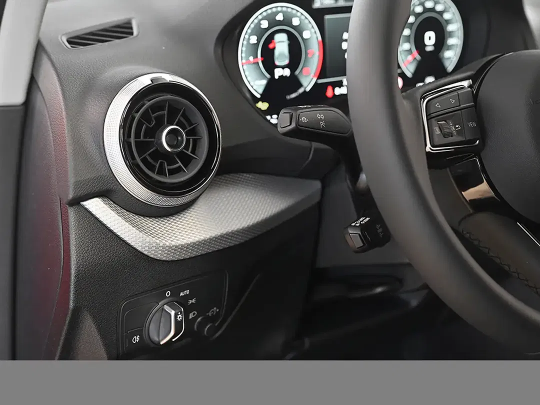 Audi Q2 - Thumbnail 11