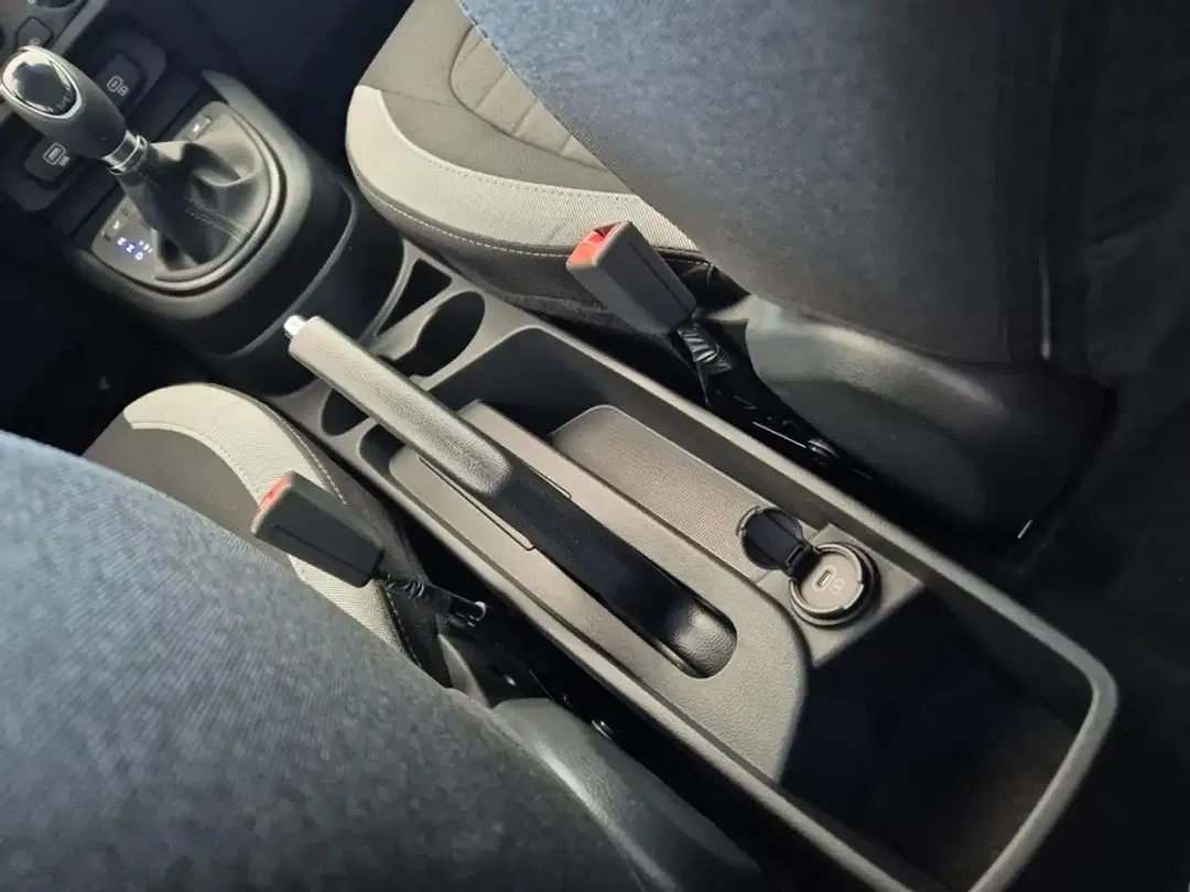 Hyundai i10 - Thumbnail 15