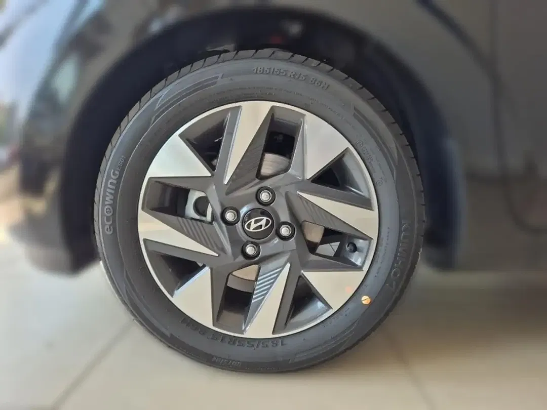 Hyundai i10 - Thumbnail 6