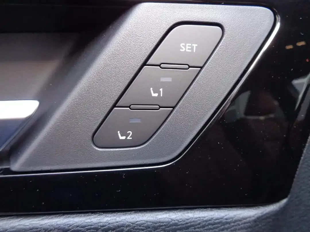 Mitsubishi Outlander - Thumbnail 11