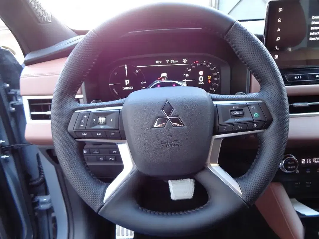 Mitsubishi Outlander - Thumbnail 12