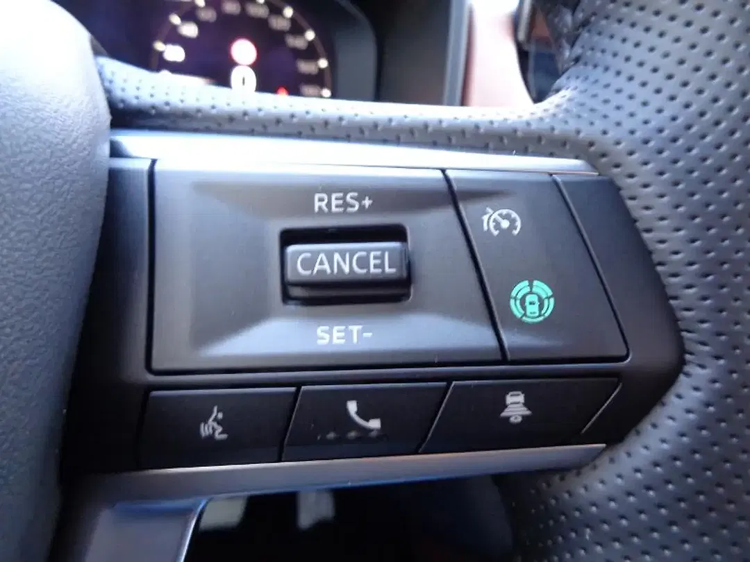 Mitsubishi Outlander - Thumbnail 14