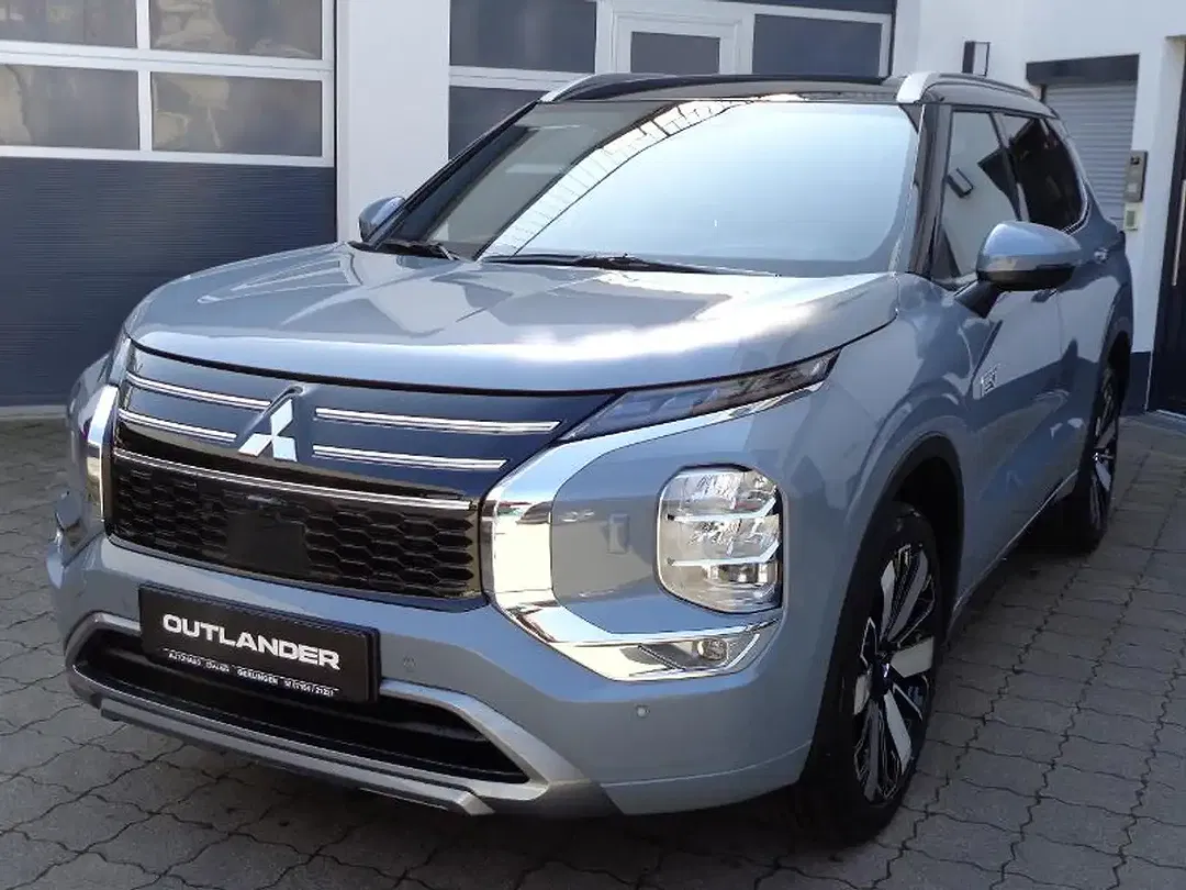 Mitsubishi Outlander - Thumbnail 2