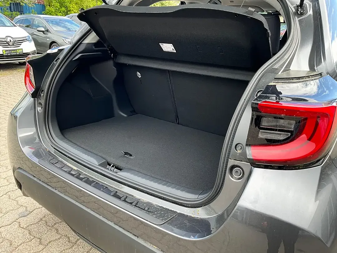 Toyota Yaris - Thumbnail 5
