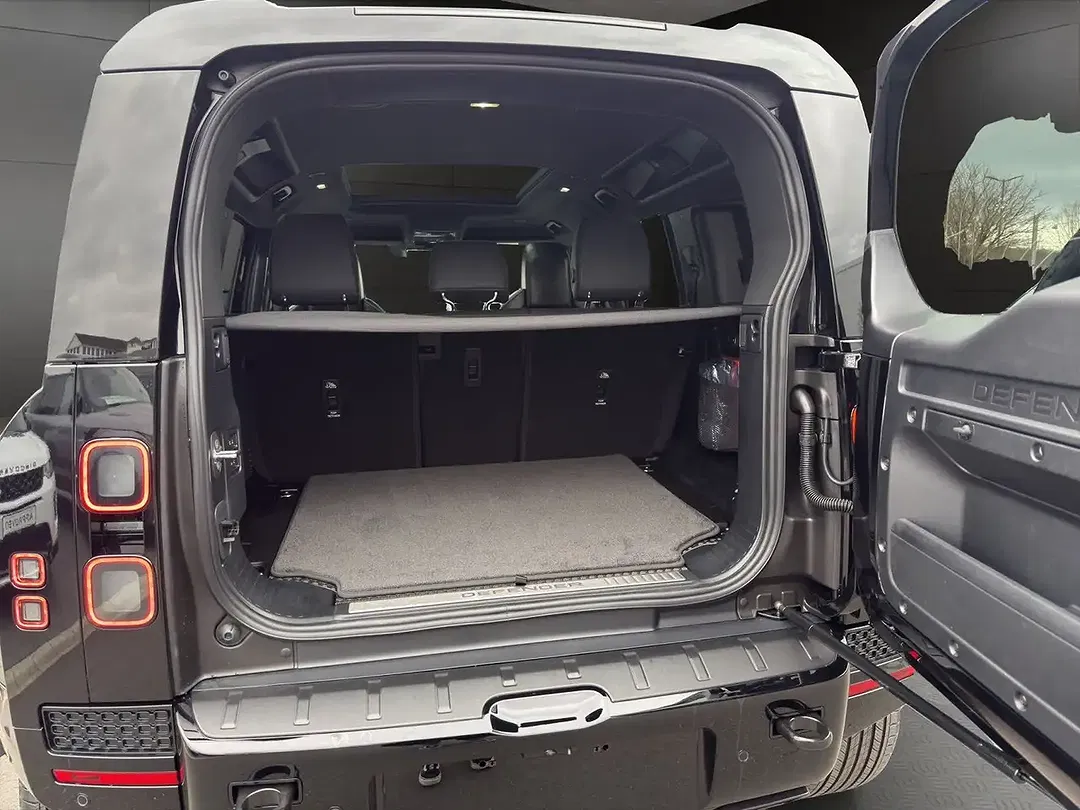Land Rover Defender - Thumbnail 11