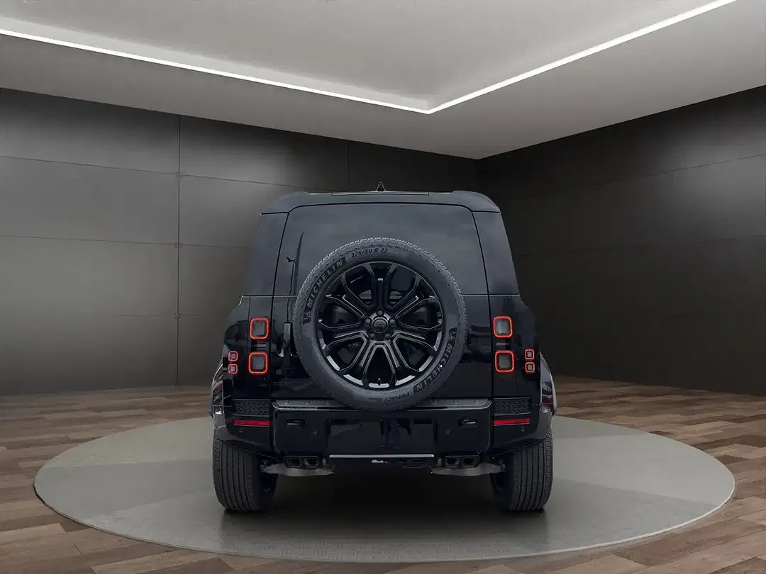 Land Rover Defender - Thumbnail 4