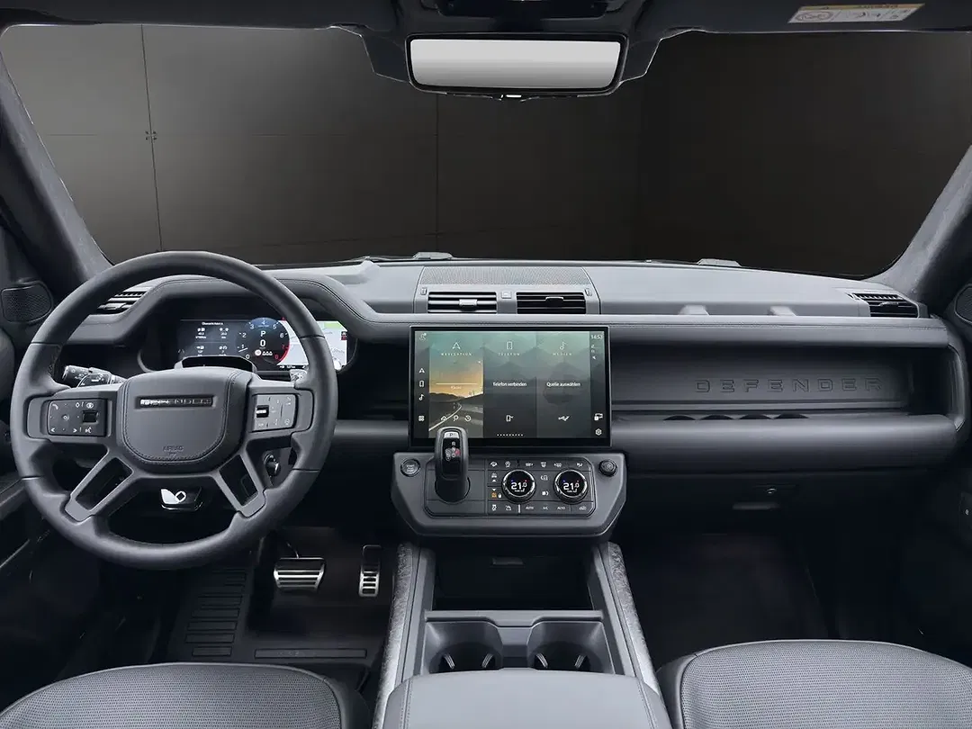 Land Rover Defender - Thumbnail 6