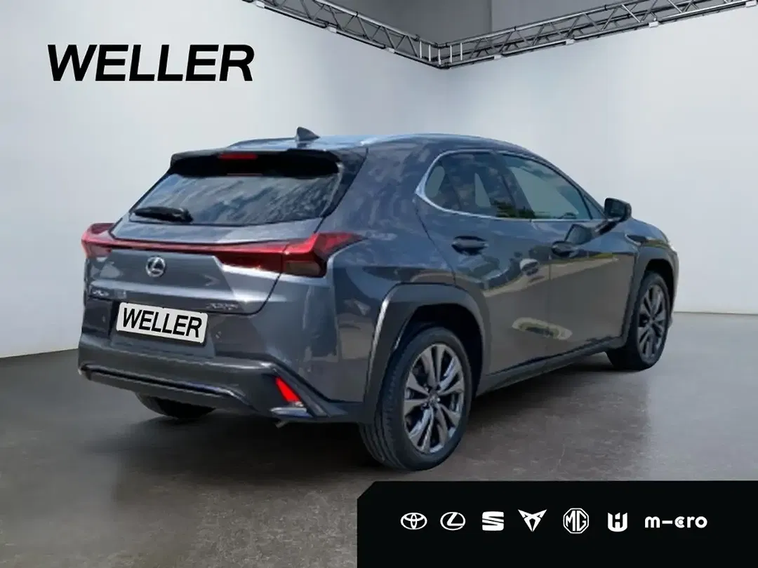 Lexus UX 300h - Thumbnail 4
