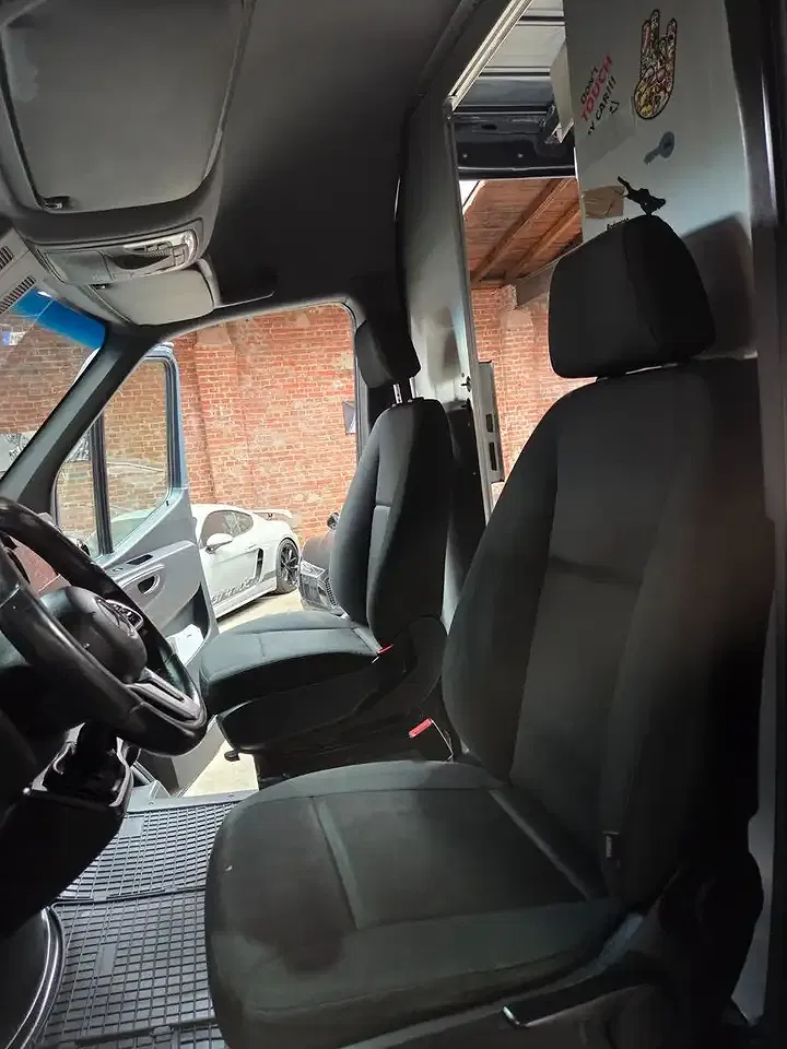 Mercedes-Benz Sprinter - Thumbnail 11
