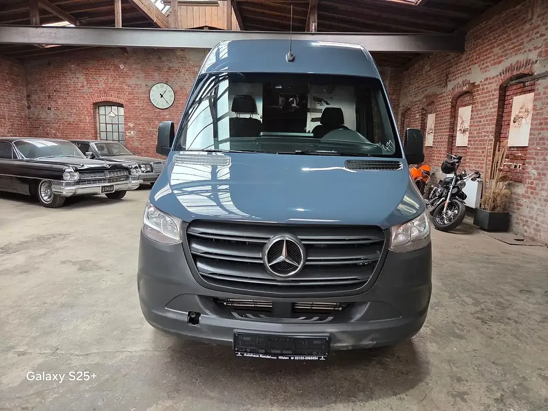 Mercedes-Benz Sprinter - Thumbnail 2