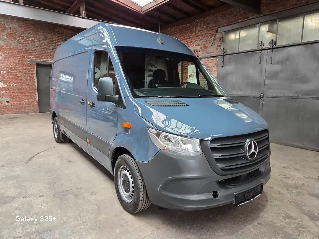 Mercedes-Benz Sprinter - Thumbnail 3