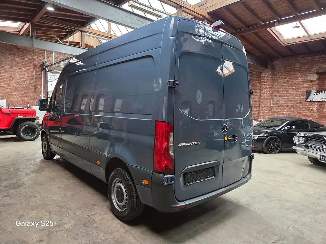 Mercedes-Benz Sprinter - Thumbnail 7