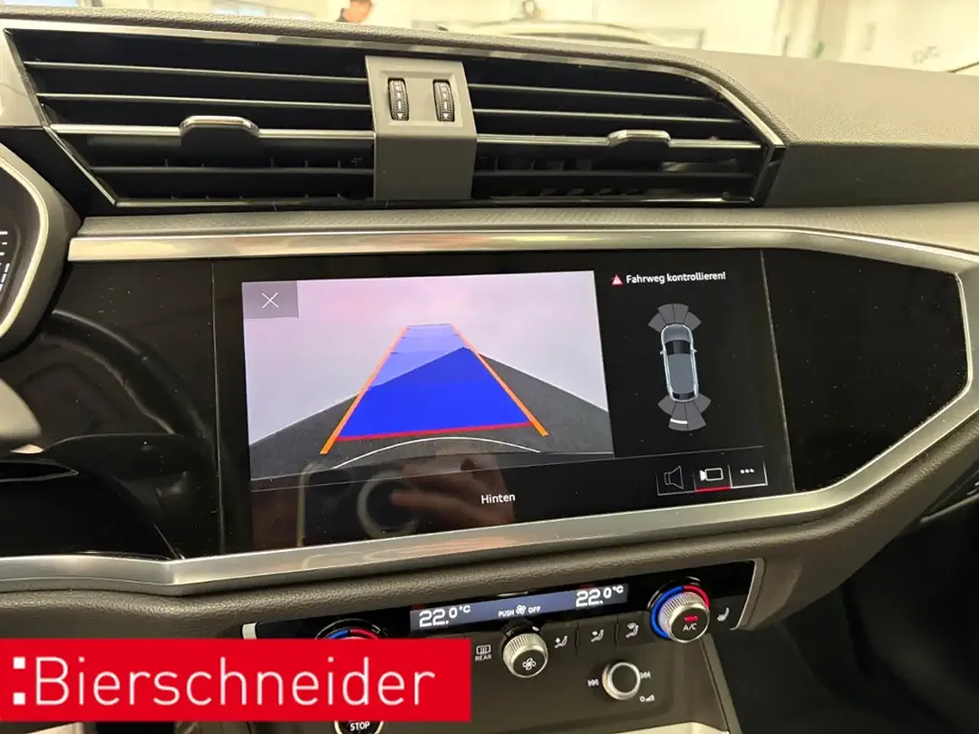 Audi Q3 - Thumbnail 11