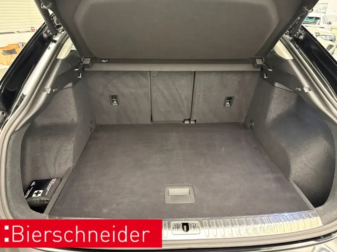 Audi Q3 - Thumbnail 13