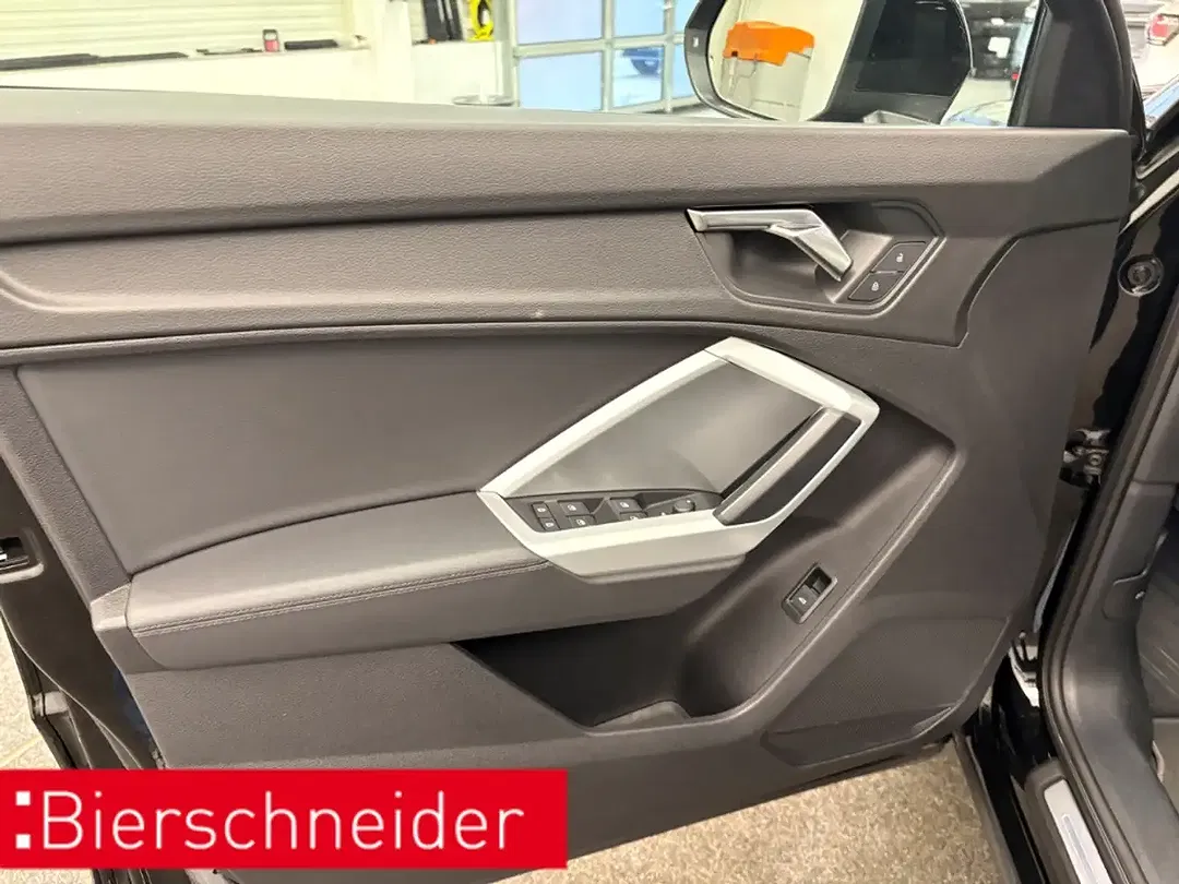 Audi Q3 - Thumbnail 14
