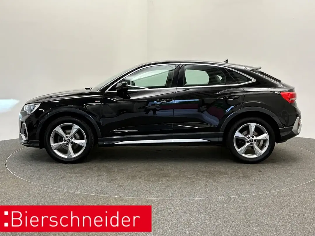 Audi Q3 - Thumbnail 3