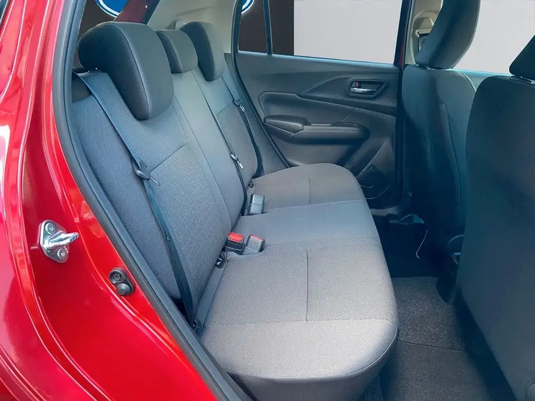 Suzuki Swift - Thumbnail 11